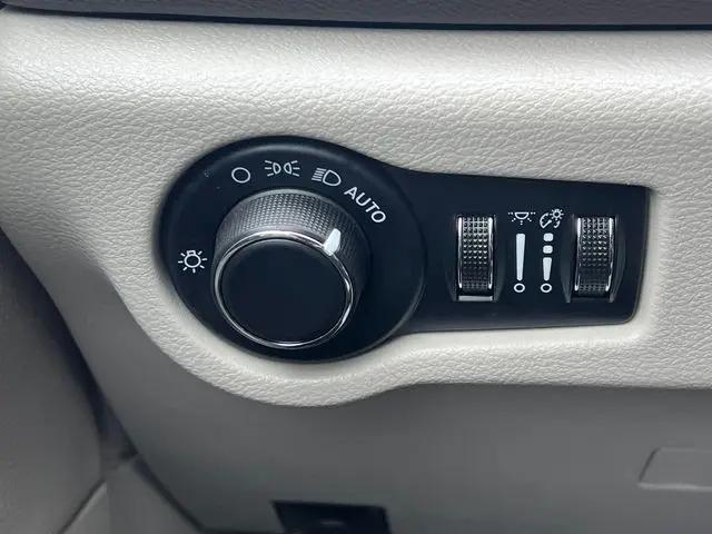 2020 Chrysler Voyager LXI