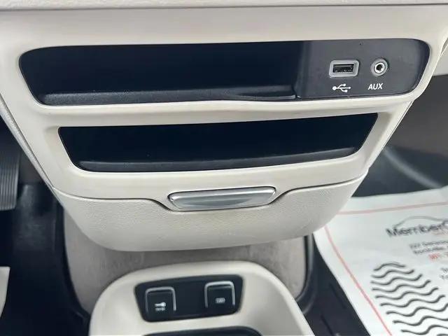 2020 Chrysler Voyager LXI