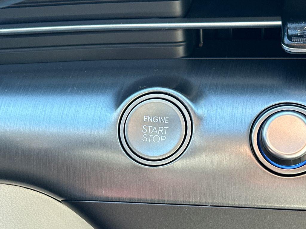 New 2026 Gray Pearl HYUNDAI SEL Sport FWD image 31