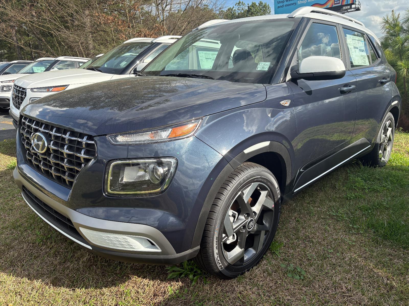 2026 Hyundai Venue SEL w/Two-Tone Roof