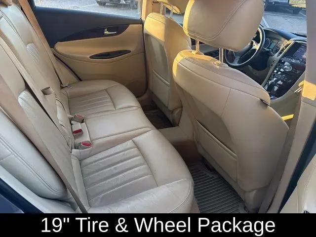 2017 INFINITI QX50 Standard