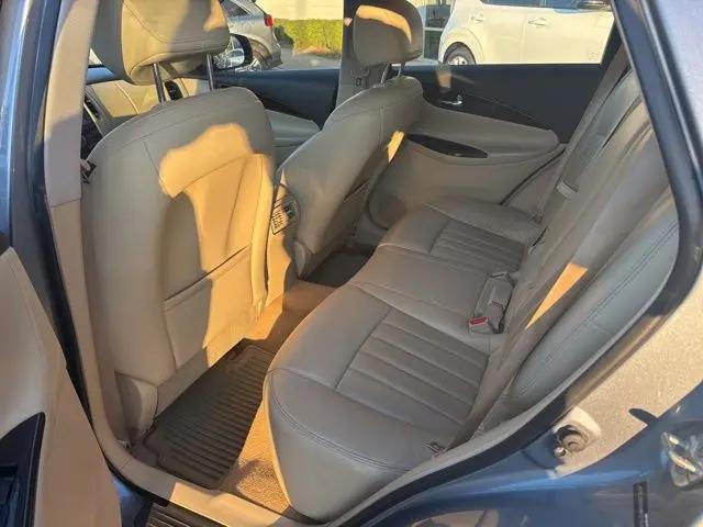 2017 INFINITI QX50 Standard