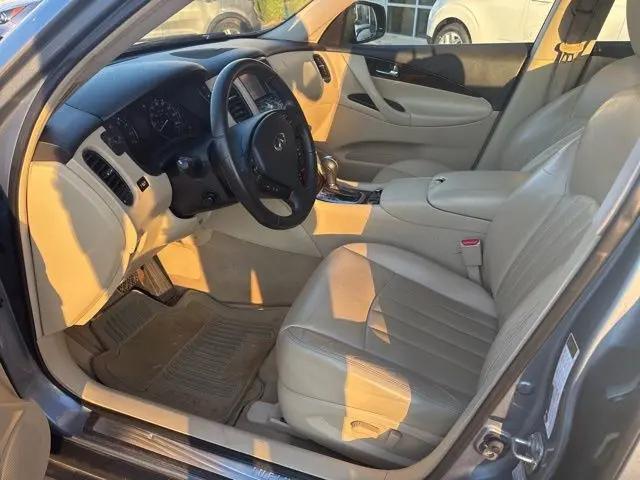 2017 INFINITI QX50 Standard