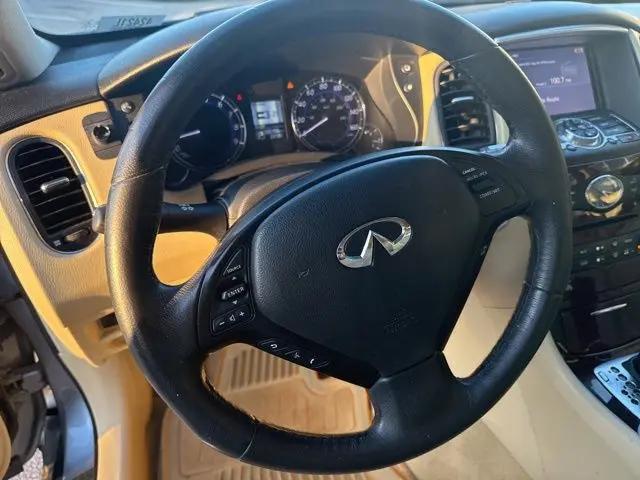 2017 INFINITI QX50 Standard