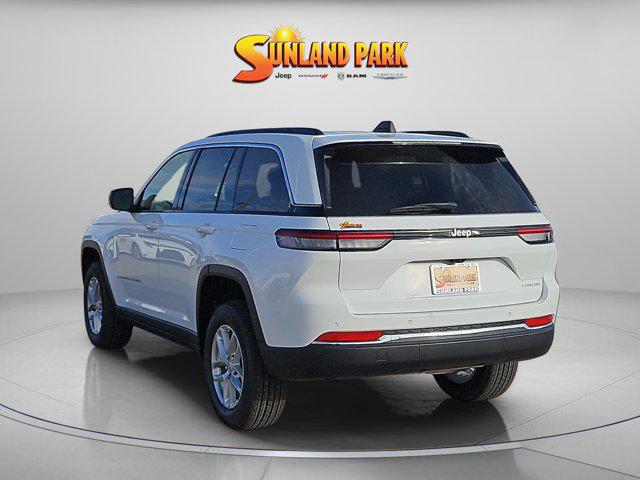 2025 Jeep Grand Cherokee Laredo 4x2