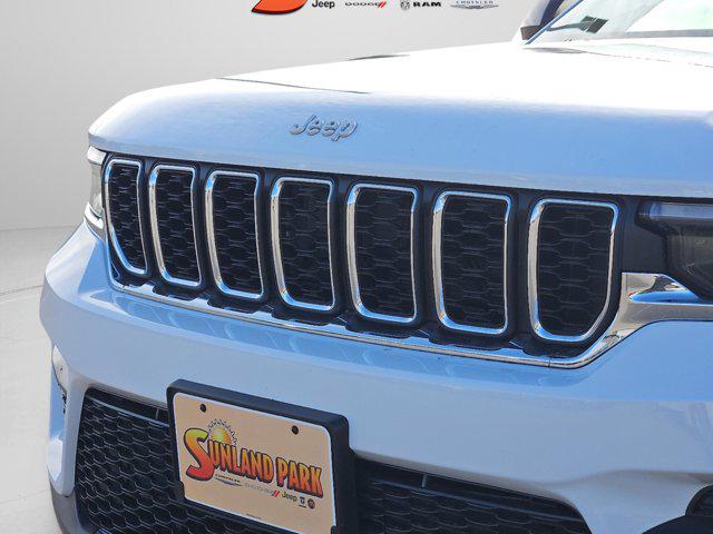 2025 Jeep Grand Cherokee Laredo 4x2
