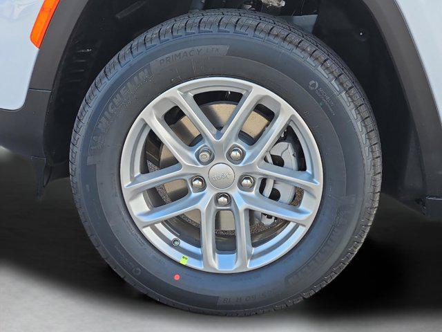 2025 Jeep Grand Cherokee Laredo 4x2