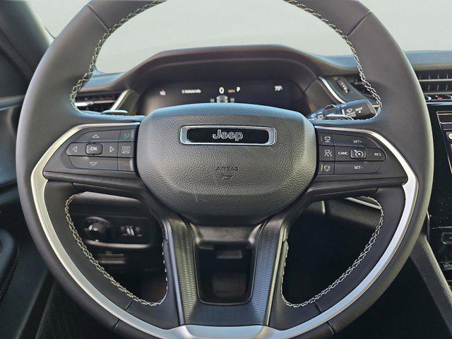2025 Jeep Grand Cherokee Laredo 4x2