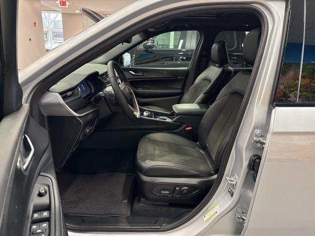 2025 Jeep Grand Cherokee L Altitude X 4x4