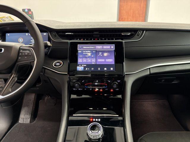 2025 Jeep Grand Cherokee L Altitude X 4x4