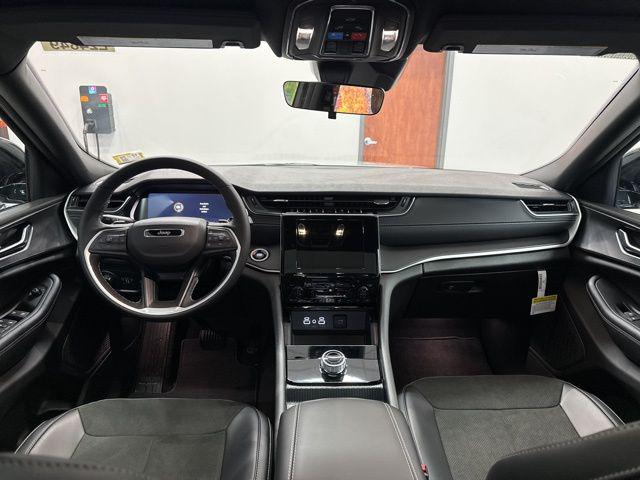2025 Jeep Grand Cherokee L Altitude X 4x4