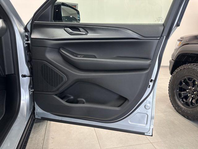 2025 Jeep Grand Cherokee L Altitude X 4x4