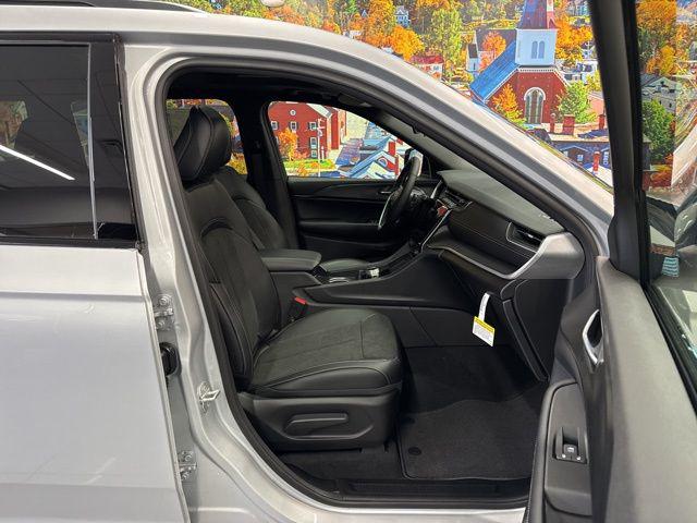 2025 Jeep Grand Cherokee L Altitude X 4x4