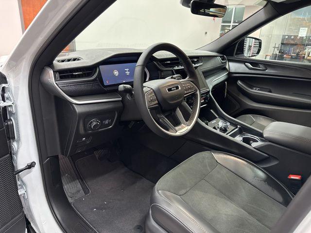 2025 Jeep Grand Cherokee L Altitude X 4x4