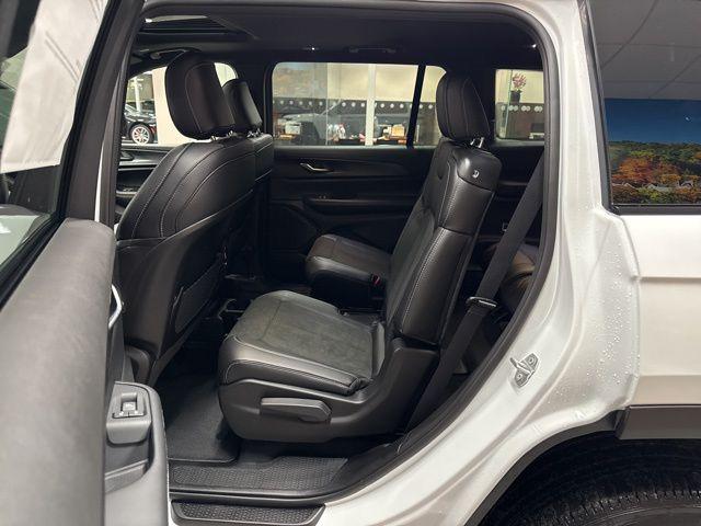 2025 Jeep Grand Cherokee L Altitude X 4x4