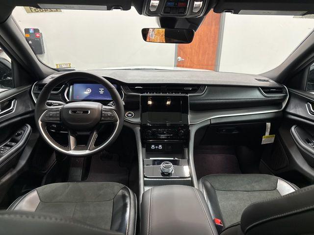 2025 Jeep Grand Cherokee L Altitude X 4x4