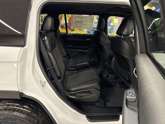 2025 Jeep Grand Cherokee L Altitude X 4x4