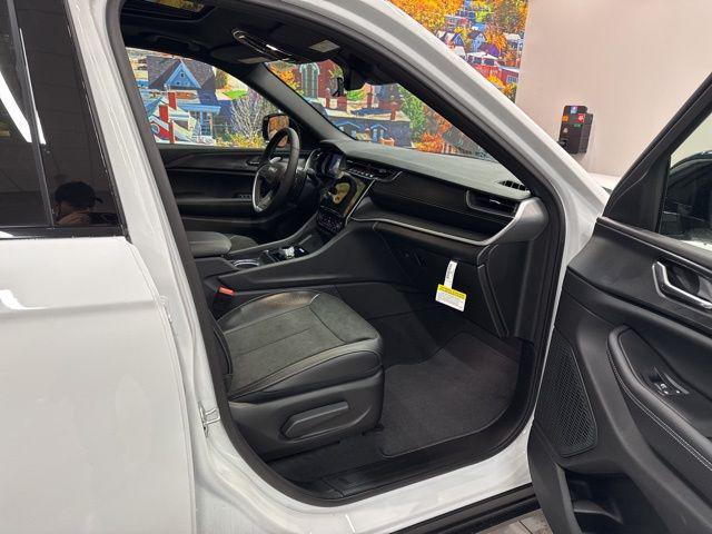2025 Jeep Grand Cherokee L Altitude X 4x4