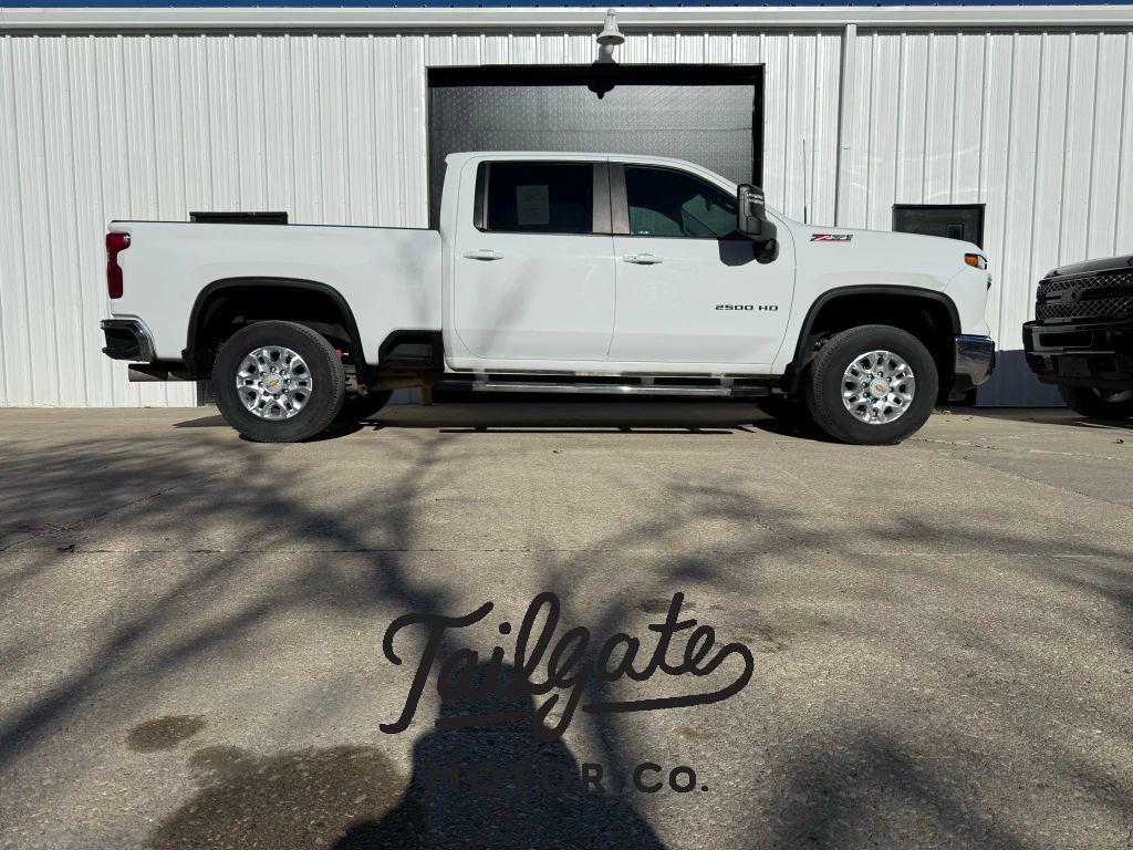 2024 Chevrolet Silverado HD LT's photo