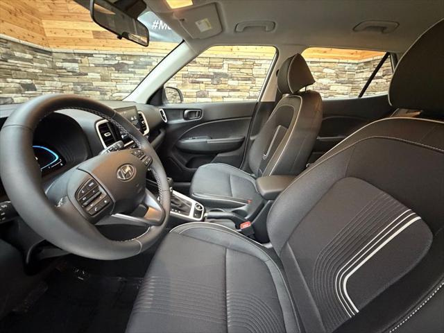 2026 Hyundai Venue SEL w/Two-Tone Roof