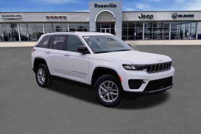 2025 Jeep Grand Cherokee GRAND CHEROKEE LAREDO X 4X4