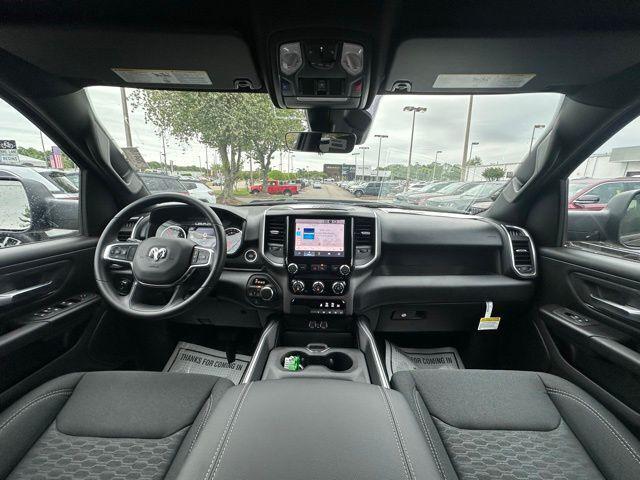 2026 RAM Ram 1500 RAM 1500 EXPRESS CREW CAB 4X4 57 BOX