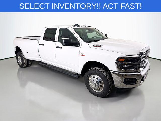 2026 RAM Ram 3500 RAM 3500 TRADESMAN CREW CAB 4X4 8 BOX