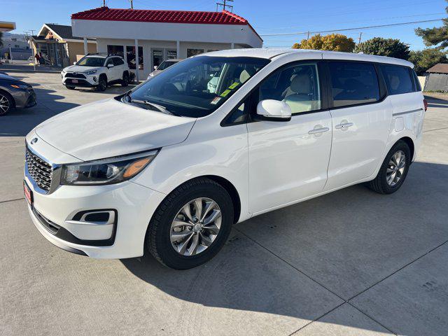 2020 Kia Sedona LX's photo