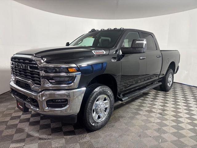 2026 RAM Ram 2500 RAM 2500 TRADESMAN CREW CAB 4X4 64 BOX