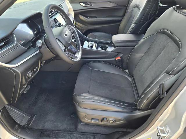 2025 Jeep Grand Cherokee Altitude X 4x4