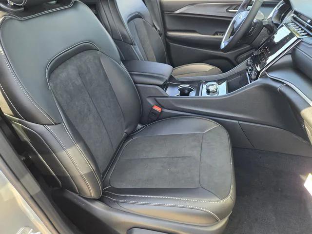 2025 Jeep Grand Cherokee Altitude X 4x4