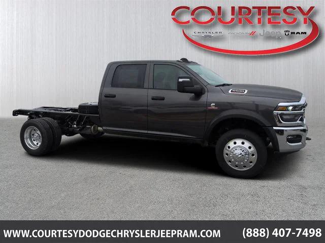 2026 RAM Ram 5500 Chassis Cab RAM 5500 TRADESMAN CHASSIS CREW CAB 4X4 60 CA