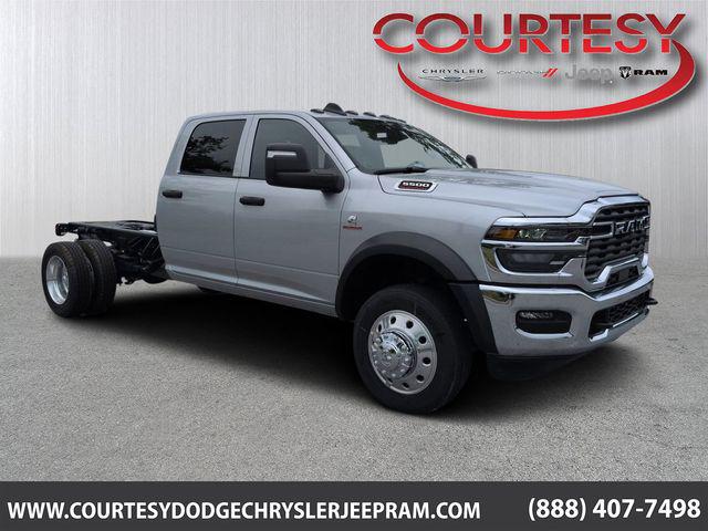 2026 RAM Ram 5500 Chassis Cab RAM 5500 TRADESMAN CHASSIS CREW CAB 4X4 60 CA