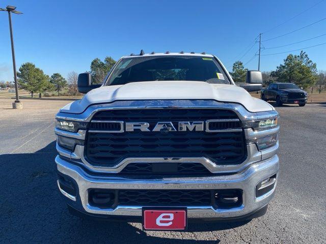 2026 RAM Ram 3500 RAM 3500 TRADESMAN CREW CAB 4X4 8 BOX