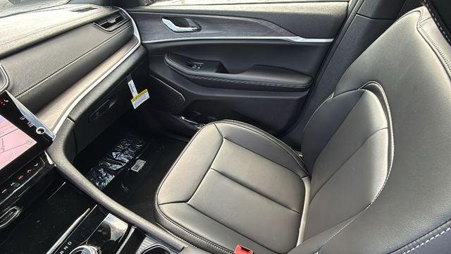 2026 Jeep Grand Cherokee Limited 4x2