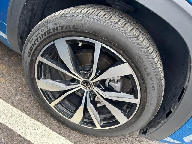 2025 Volkswagen Atlas Cross Sport 2.0T SEL Premium R-Line