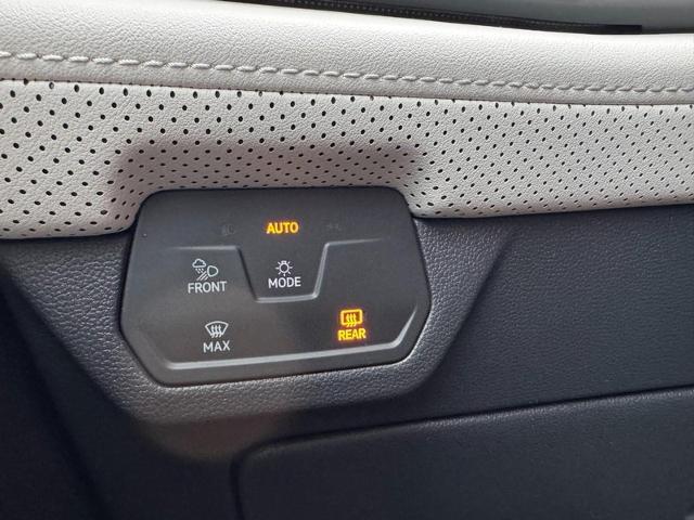 2025 Volkswagen Atlas Cross Sport 2.0T SEL Premium R-Line