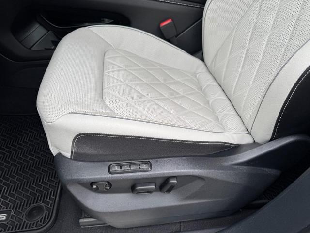 2025 Volkswagen Atlas Cross Sport 2.0T SEL Premium R-Line