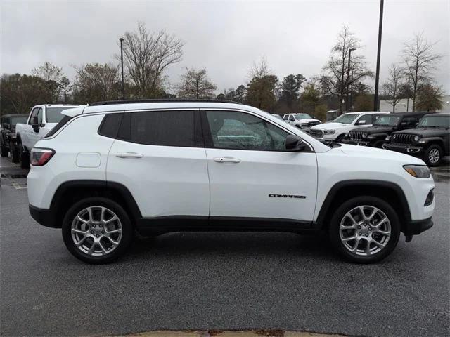 2022 Jeep Compass Latitude Lux 4x4 2022 Jeep Compass Latitude Lux 4x4