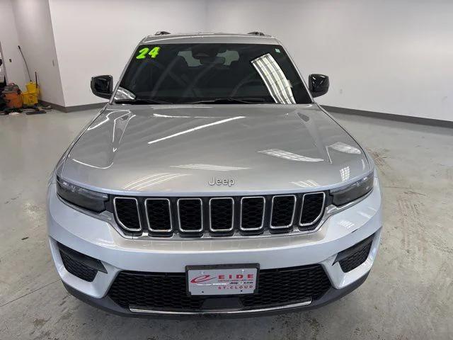 2024 Jeep Grand Cherokee Laredo 4x4 2024 Jeep Grand Cherokee Laredo 4x4