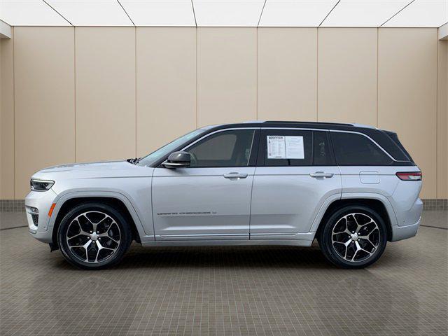2022 Jeep Grand Cherokee Summit Reserve 4x4 2022 Jeep Grand Cherokee Summit Reserve 4x4