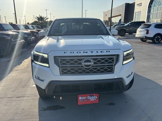 2024 Nissan Frontier Crew Cab SL 4x2