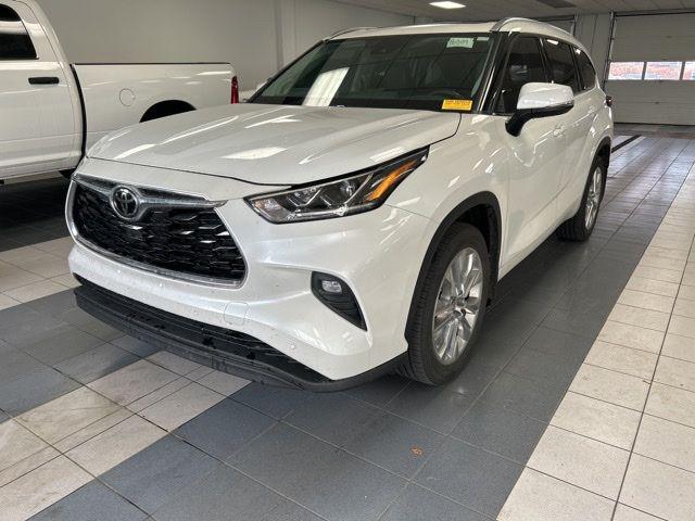 2023 Toyota Highlander L