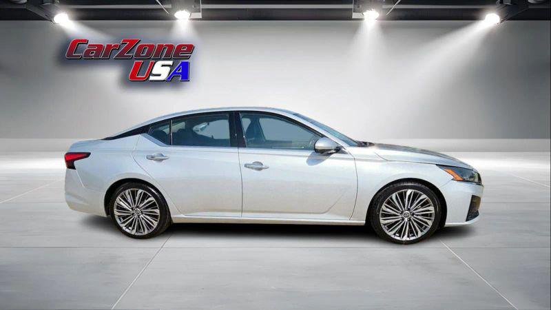 2023 Nissan Altima SL FWD