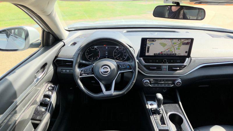 2023 Nissan Altima SL FWD