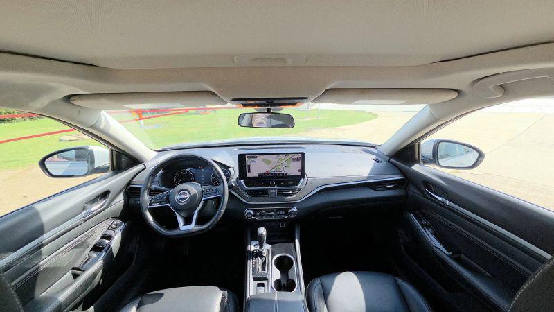 2023 Nissan Altima SL FWD