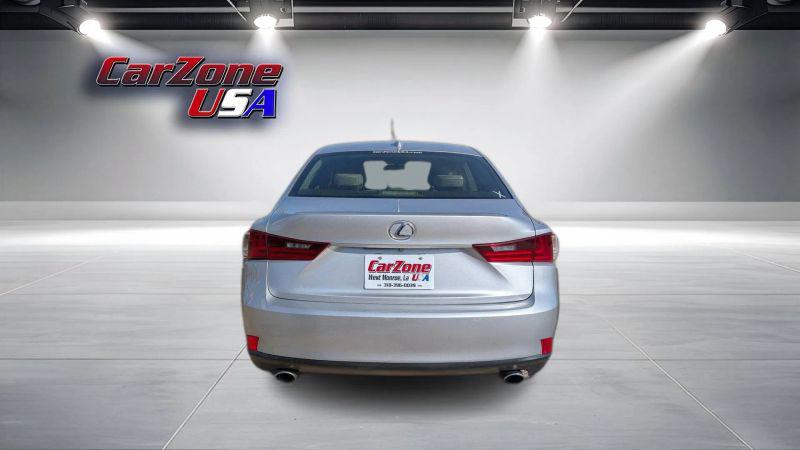 2016 Lexus IS 200t 200t