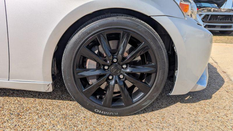 2016 Lexus IS 200t 200t
