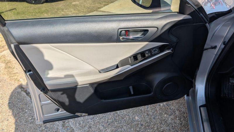 2016 Lexus IS 200t 200t