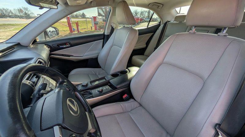 2016 Lexus IS 200t 200t